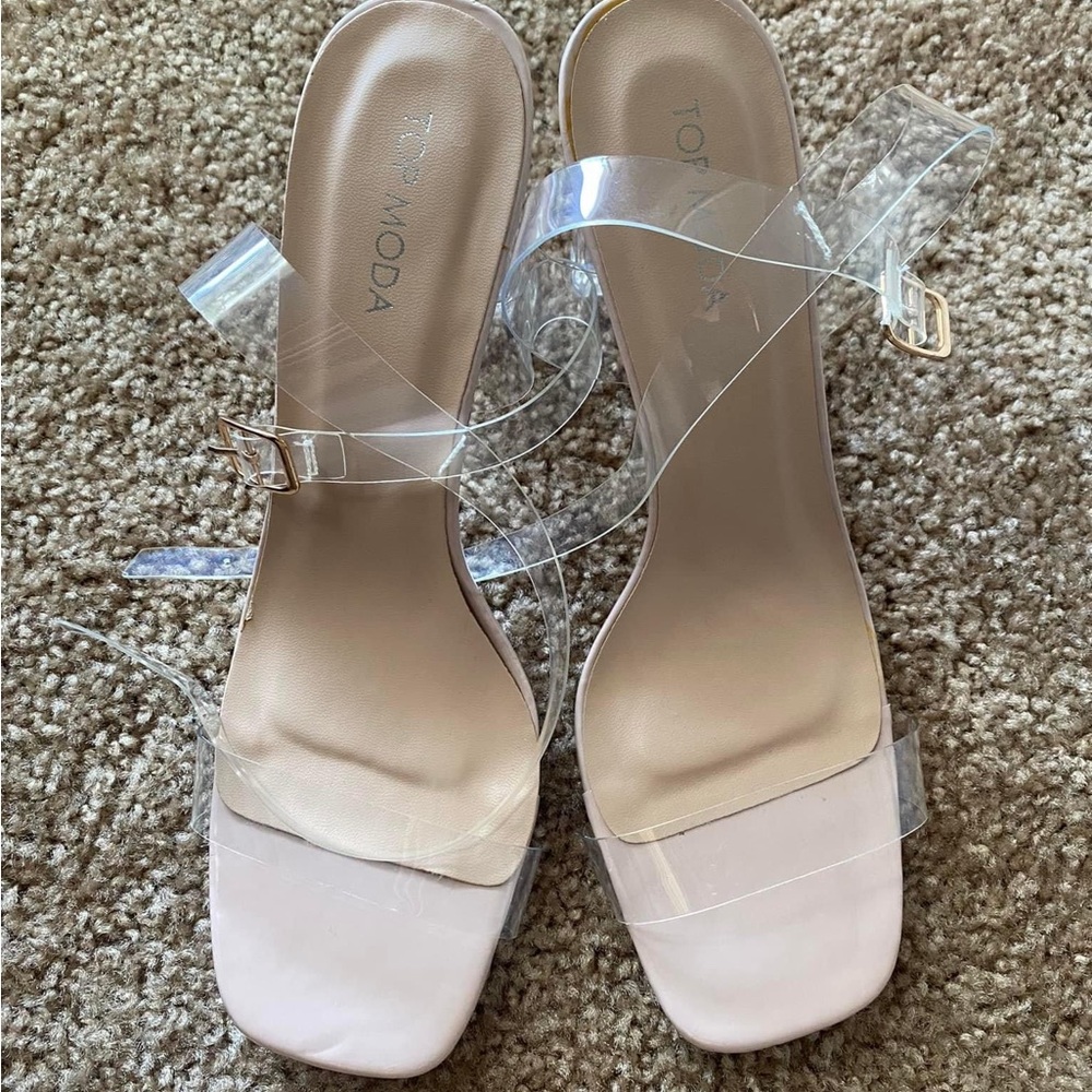 CLEAR HEELS